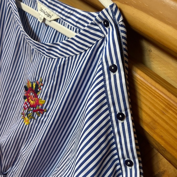 Davi & Dani Top Blue White Floral Embroidery Long Sleeve Knot Waist Women's L - Picture 3 of 10